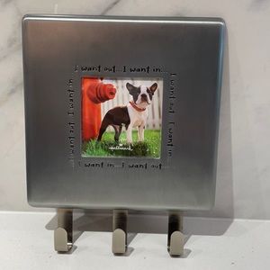 Photo frame dog leash holder with 3 hooks